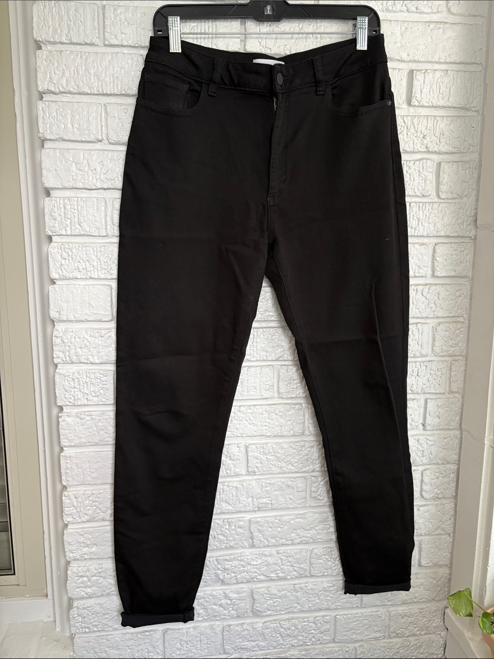 Women’s Black Ankle Jeans - Classic Slim Cropped Fit